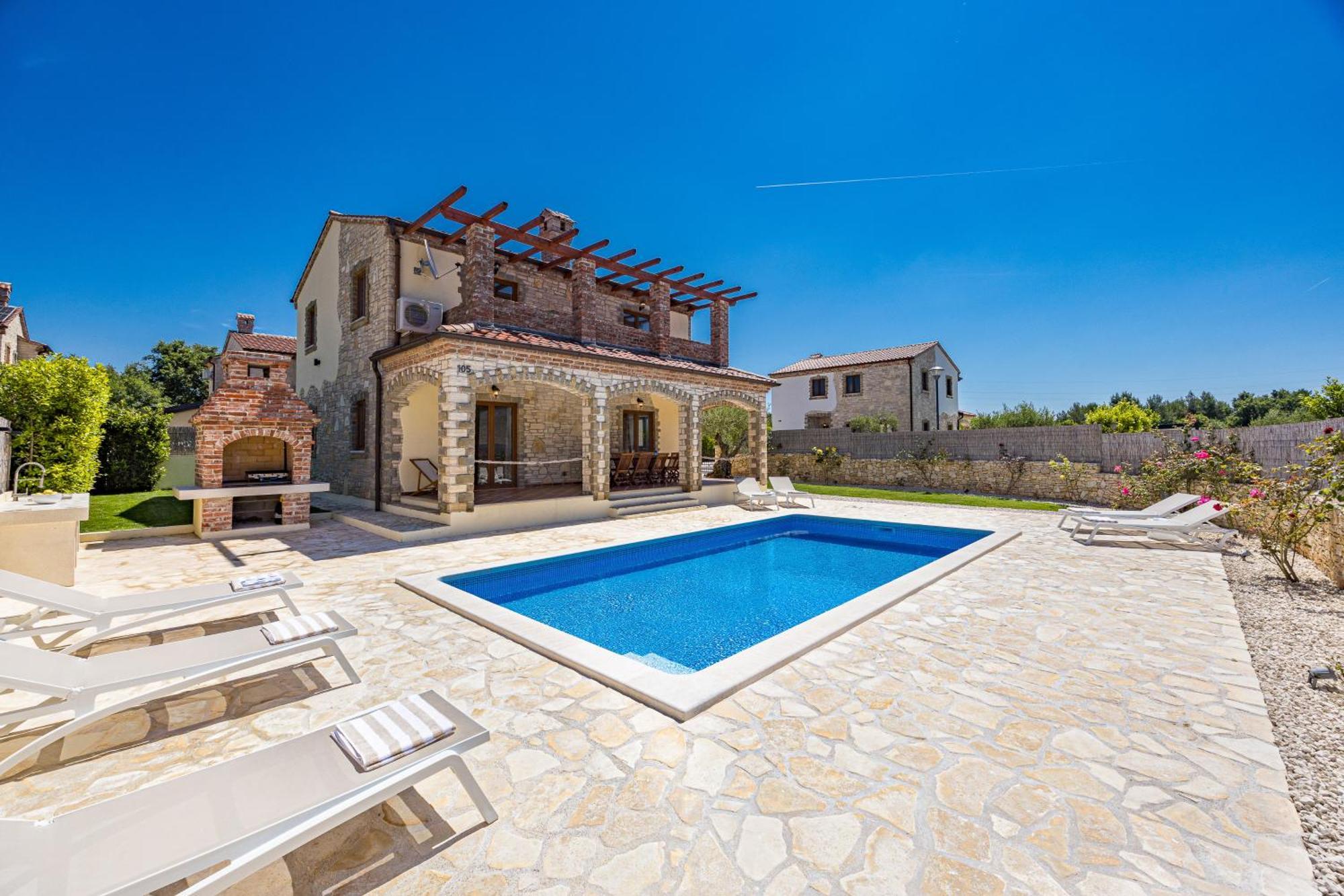 Villa Brioni With Pool By Rentistra Cabrunici Exterior foto
